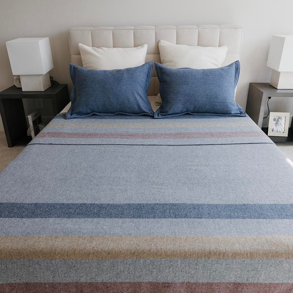 Frontier Lightweight Wool Blanket - Gray - Image 3